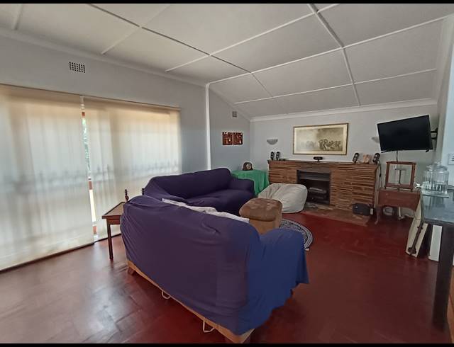 3 BEDROOM HOUSE FOR SALE IN SOUTH CREST